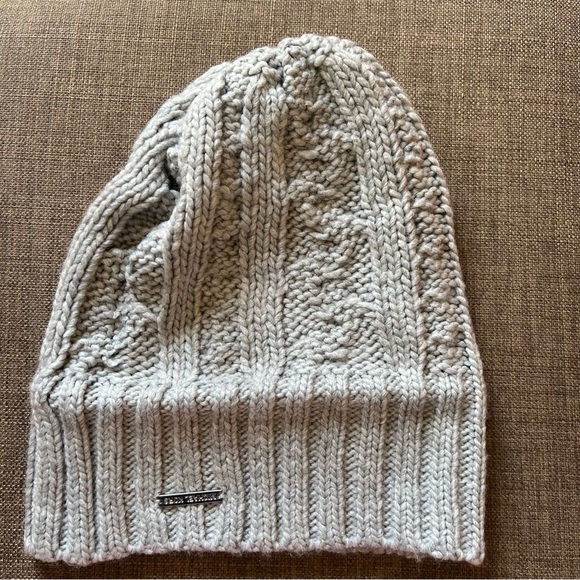 MICHAEL KORS Grey Cables Knit Hat - Picture 6 of 10